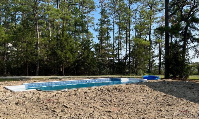 Cambridge House | Short drive to Downtown Cambridge | Private Dock | Pool | 16.5 Acres | Guest Hou
