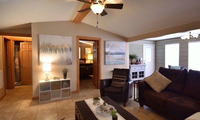 Alpine House | Short's Landing at 505 West. Murphy