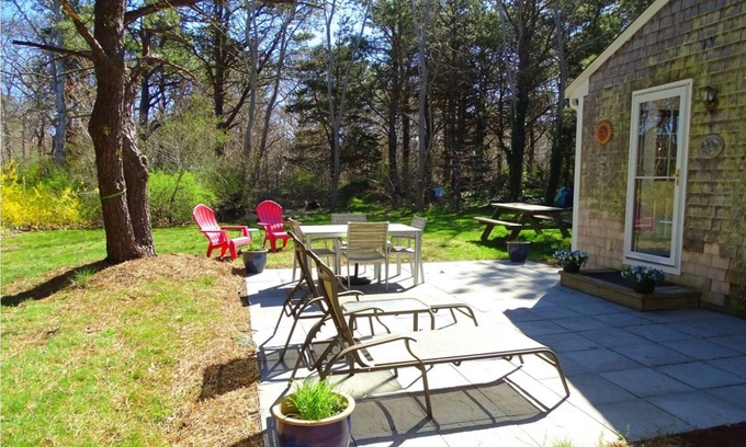 Campground Landing Cottage | Short walk to Campground Beach or private bay access! New Interior!