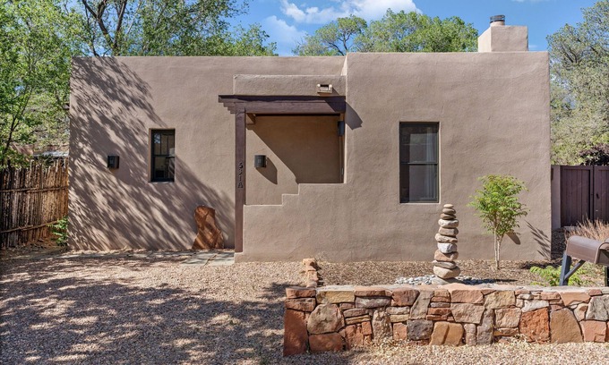 Downtown Santa Fe Condo | Short walk to Plaza