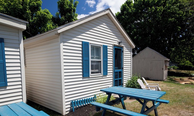 York Beach Cottage | Short walk to Short Sands & Long Sands Beaches! Affordable vacation in York! #7