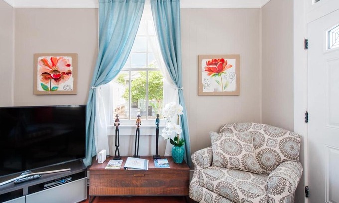 Treme Apartment | Shotgun Craftman House with Private Patio