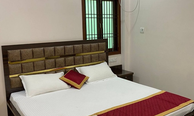 Varanasi Hotel | Shri Ram Paying Guest House