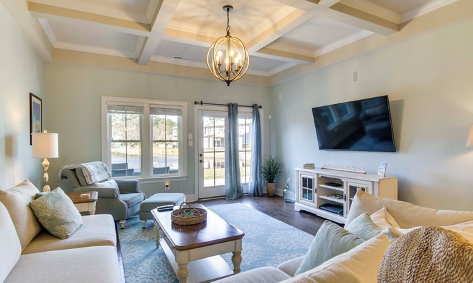 Ocean View House | Shuttle to Beach: Ocean View Home w/Patio