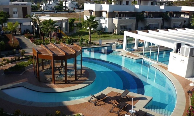 Kemer Mahallesi Apartment | Side, 3-room apartment with pool area (in&out) & balcony, long stays welcome