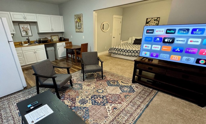 St. Elmo Improvement League Apartment | Side of Lookout Mtn-Prvt Open Concept APT-Chatt Vistas