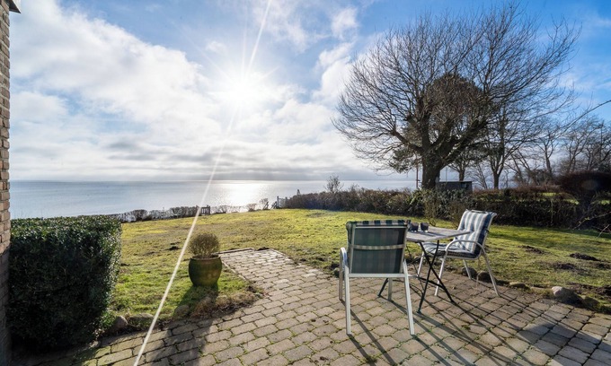 Sierksdorf Apartment | SIDO - Steep coast - 1-room apartment with private beach access