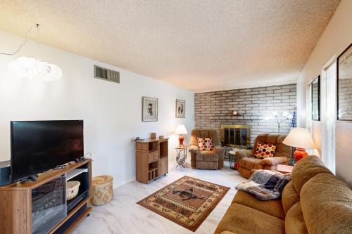 Sierra Vista House | Sierra Serenity Retreat