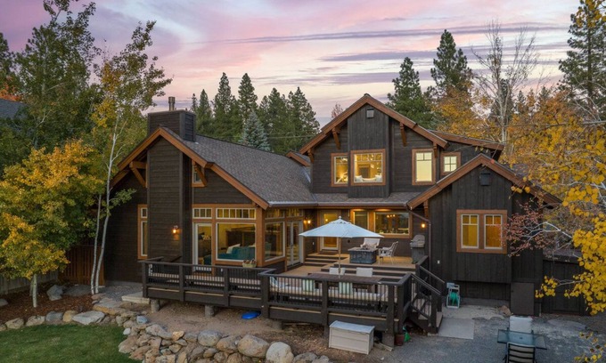Truckee House | Sierra Vista Haus- Truckee/Tahoe- Relaxing Mountain Retreat