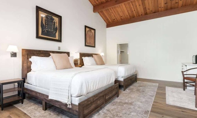 Springville Apartment | Sierra Vista Room 8 Camp Nelson Lodge, Remote Stay