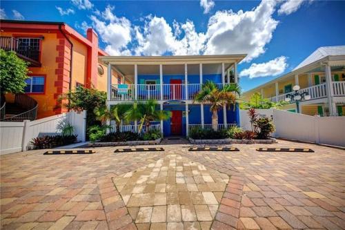 Siesta Key Village Apartment | Siesta Key Village Heated pool
