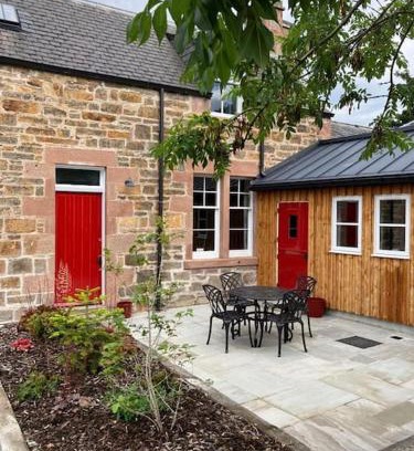 Inverness House | Signalman's Cottage in Clachnaharry