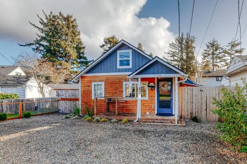 Lincoln City House | Siletz Bay Getaway