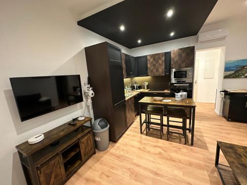 Hyeres City Centre Apartment | Silines