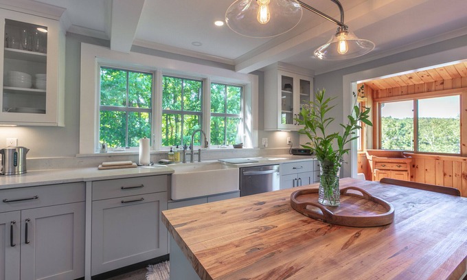 Barnard House | Silver Lake Country House Close to Woodstock & Ski Areas