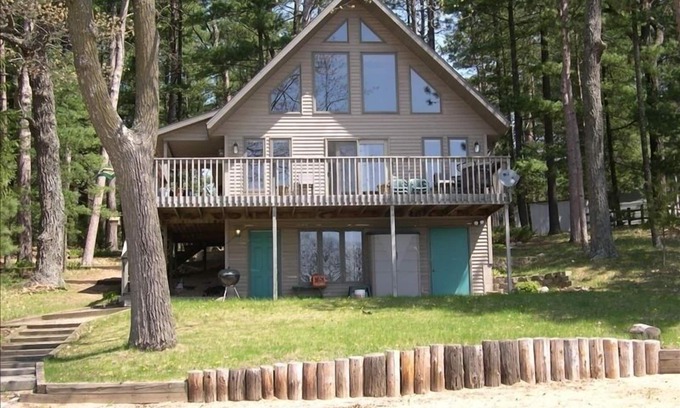 Wautoma House | Silver Lake Escape!