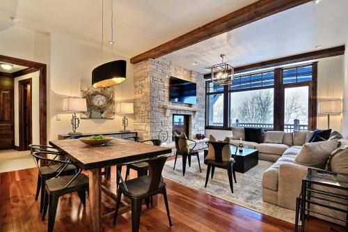 Empire Pass House | Silver Strike Lodge #403 - 2 Bed + Den
