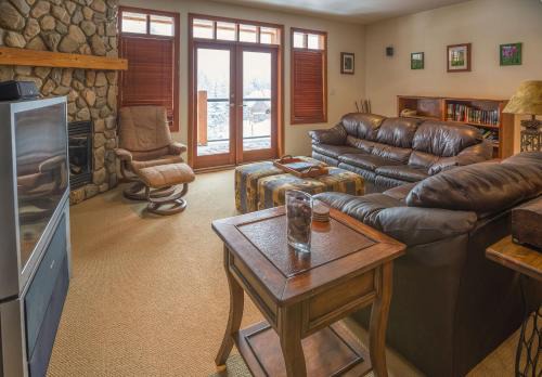 Rossland House | Silver Tip 2 Bedroom Condo