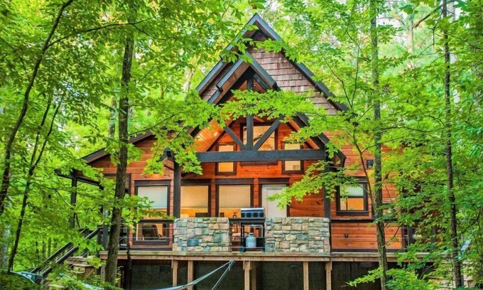 Broken Bow Cabin | Silverbrook in Hochatown/Broken Bow, OK