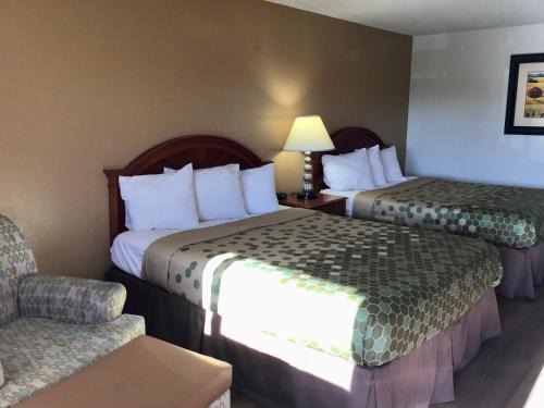 Outlook Hotel | SilverStone Lite