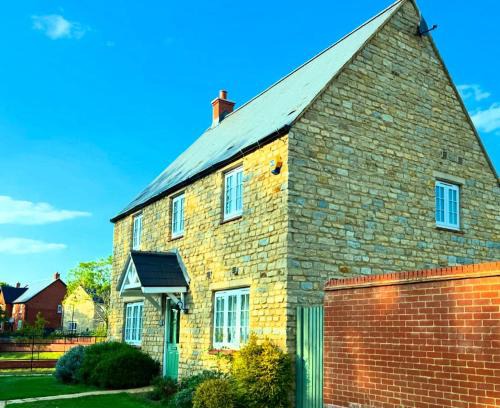 Silverstone House | Silverstone Paddock Retreat
