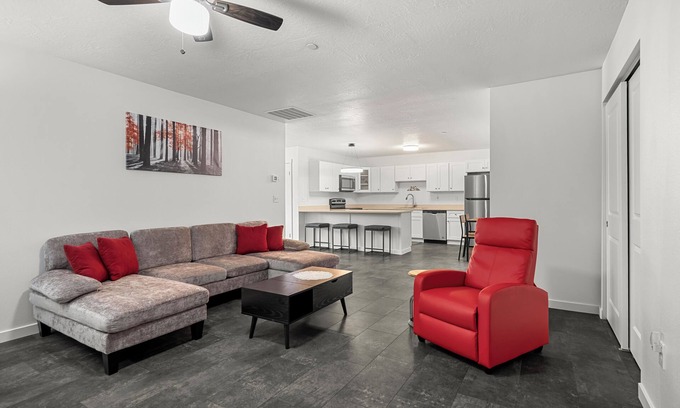 Kellogg Condo | Silverstrike Condos Offering Comfort and Ease-Walkable location close to resort.