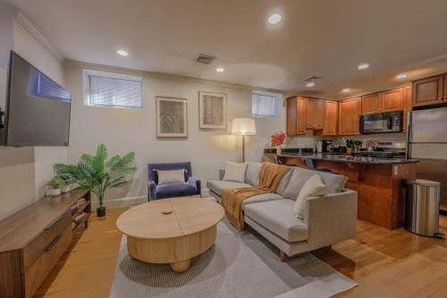 Fenway–Kenmore Apartment | Simple 2 Bed 2 bath Close to Fenway
