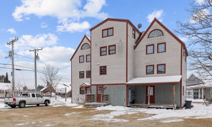 Campton Condo | Simple And Cozy Apartment Just Mins To Loon Mountain And Waterville Valley 1 Bedroom Condo by Redawning