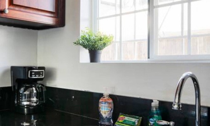 Hacienda Heights House | Simple Bliss Studio: King Bed, Full Kitchen, and Wi-Fi for Couples & Solo Travelers!