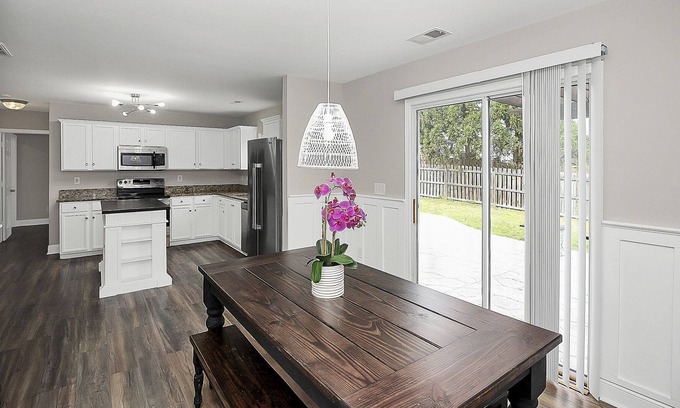 Huntersville House | SIMPLE. CLEAN. RUSTIC. LUXURY.