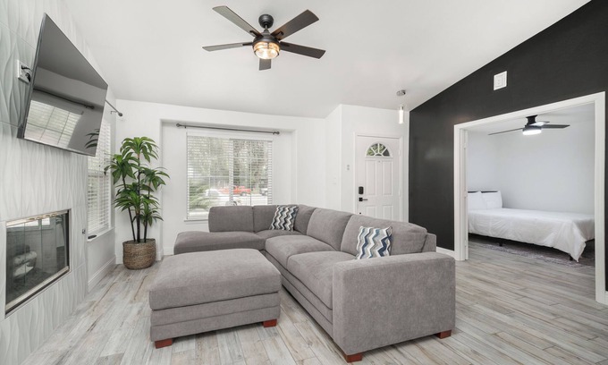 Pumpkin Center House | Simple Home for Work or Travel