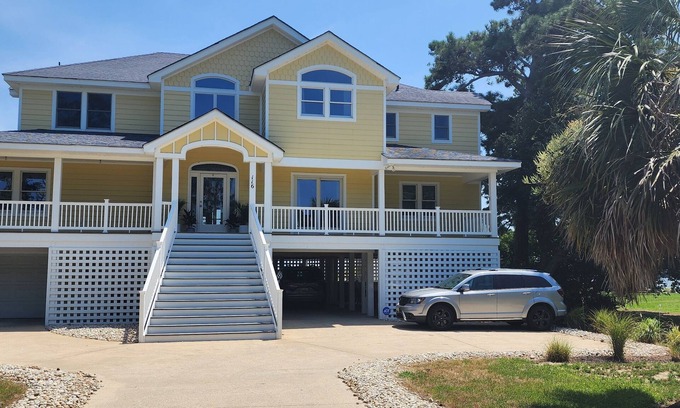Point Harbor House | Simply Elegant - Visit the OBX and Overlook the Currituck Sound