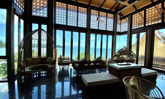 Siray Hotel | Sinae Phuket Luxury Hotel
