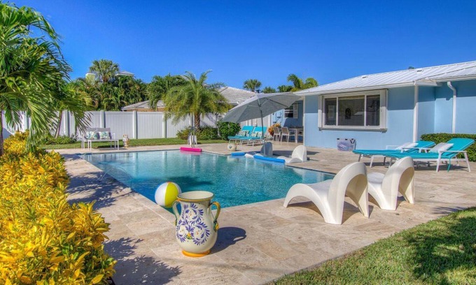 Singer Island House | Singer Island Private Home with Heated Pool, Enjoy Walks to the Beach