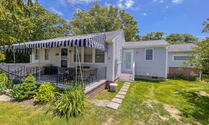 North Cape May House | Single Family Home (3BR/2BA) In North Cape May By Cape May Lewes Ferry and Bay!