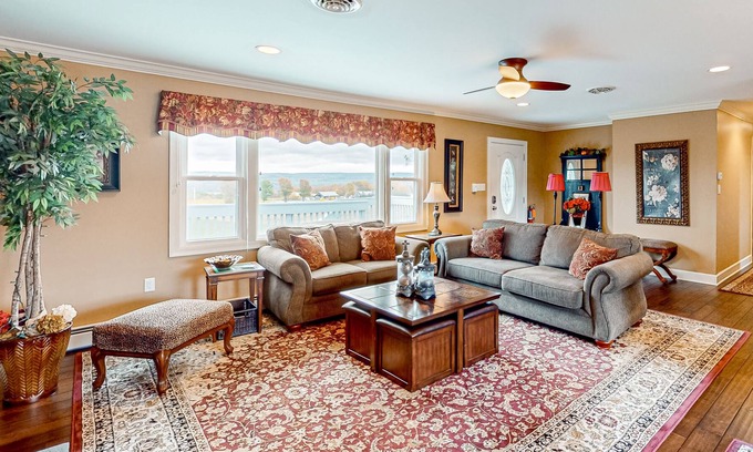 Valois House | Single-level dog-friendly home with amazing views & a washer/dryer on 14 acres