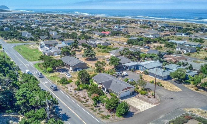 Bayshore House | Single-level, Modern Comfort, 2 Blocks from Beach and Bayshore Beach Club pool!