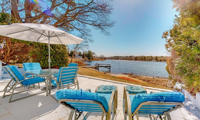 Marion House | Single-level riverfront retreat, electric fireplace, & washer/dryer