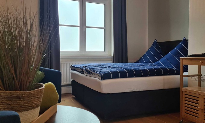 Anklam Apartment | Single room 1 (18m², 1 pers. + extra bed) - Altes Lazarett guest house