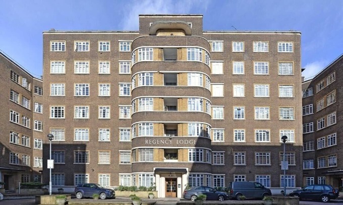 Swiss Cottage Apartment | Single room outside station