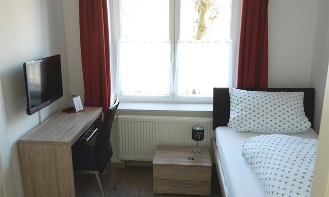 Friedrichstadt Bed & Breakfast | Single Room - Pension Marktblick - bed & breakfast