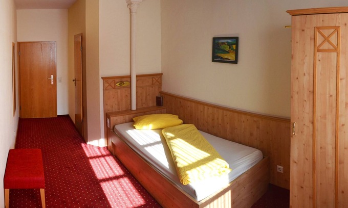 Steinbach Apartment | Single room, with shower/WC, max. 1 person
