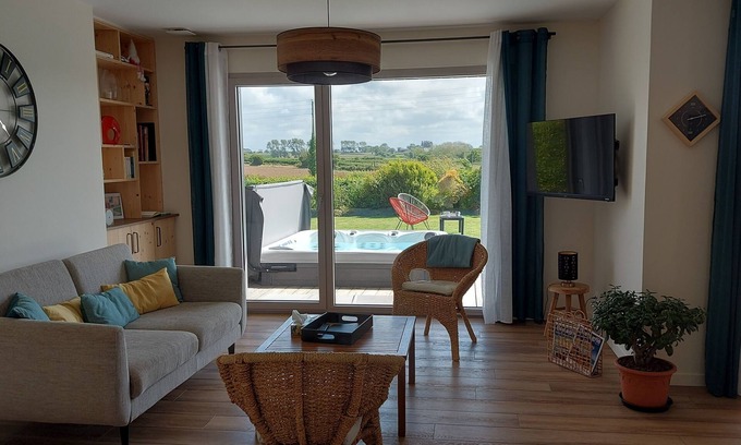 Pleubian House | Single storey house with jacuzzi near the beach Wooden frame, 4 stars