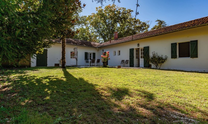 Aureilhan House | Single-storey Landes house in a large forest park by the lake, 8km to the ocean