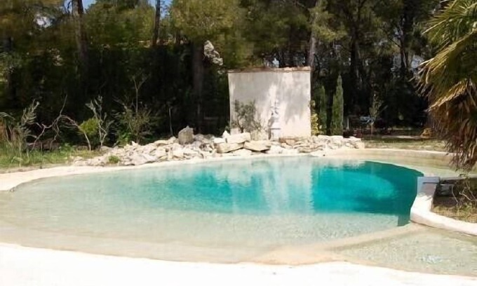 Venelles Villa | Single storey T2 villa adjoining villa under the pines
