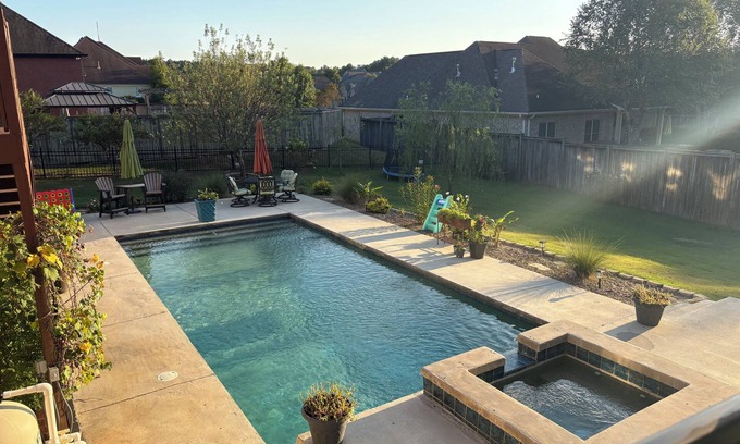 Northpointe House | Sip & Stay sleeps 11, 10 minutes from Ole Miss, 10 minutes from Oxford Square