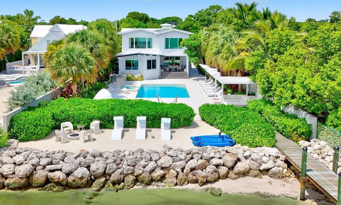 Summerland Key House | Sirena Key | Luxury Oceanfront Estate, Pool, Guest Cottage, Dock, 30min to Key West