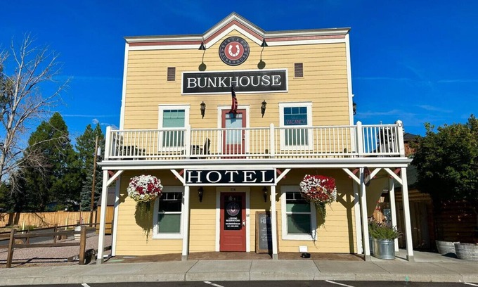 Sisters Hotel | Sisters Bunkhouse -Room #1 of 4