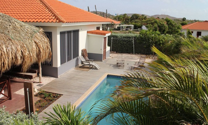 Willemstad Villa | Six person tropical villa with private pool on Curaçao