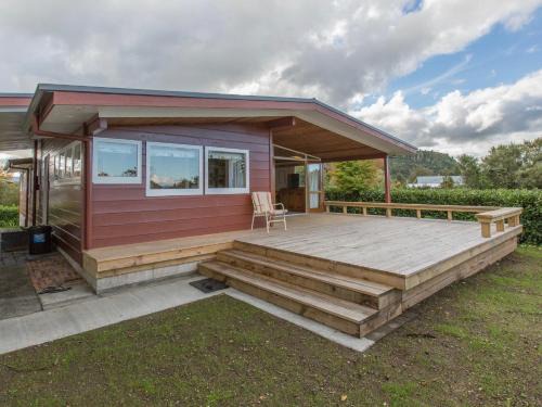 Kuratau Apartment | Sixties Cedar Bach - Kuratau Holiday Home